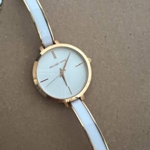 White Michael Kors Watch - Picture 5 of 9